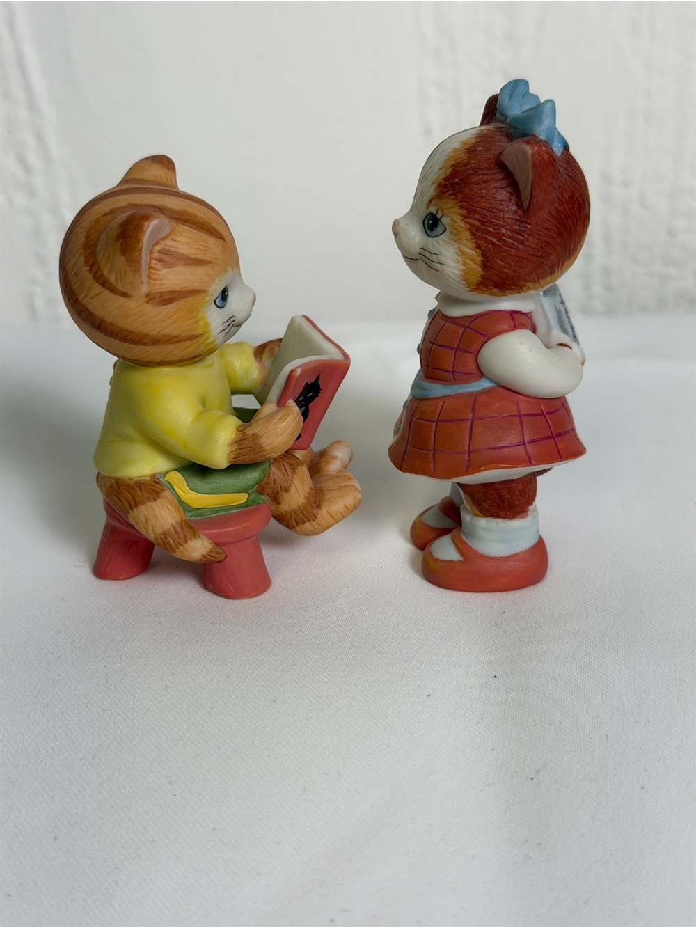 Bronson Collection Ceramic Cat Figurine Duo - vintage - Picture 10 of 16